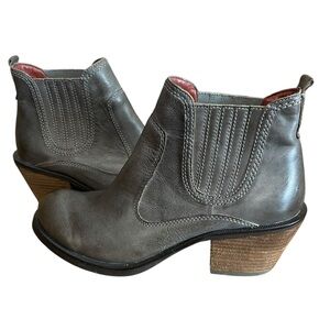 Luxury Rebel Gray Brandon booties 9 (38.5)